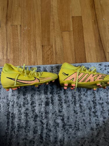 Yellow Unisex Size 7.5 (Women's 8.5) Nike Mercurial Vapor Cleats