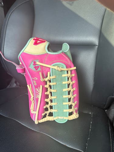2023 Outfield 12.5" Signiture Series Baseball Glove