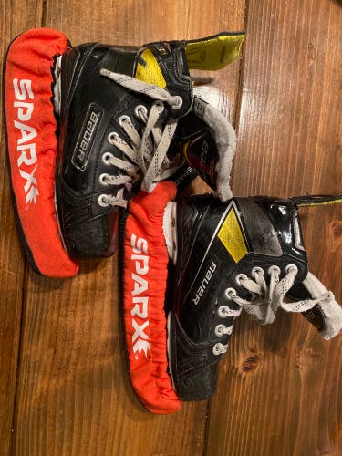 Bauer Supreme 3S Pro Youth Hockey Skates — Size 13.5 D Width