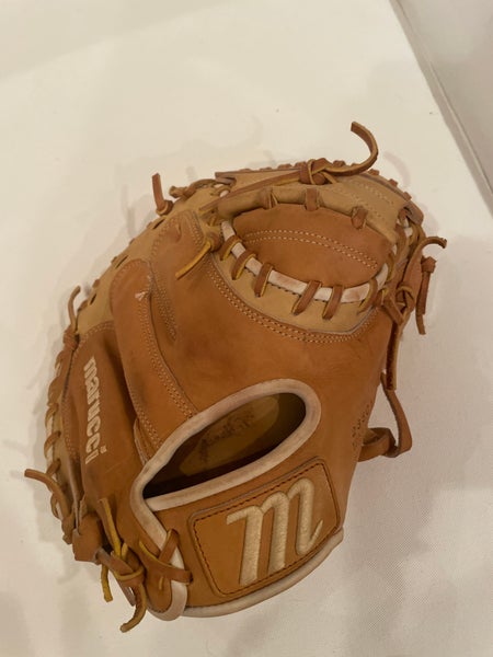 Marucci catchers mitt
