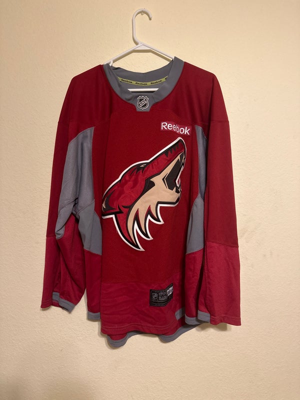 Arizona Coyotes on X: Our Los Yotes Night jersey auction is now open! 🌸  Bid now until halfway through the third period for your chance to take one  home:   /