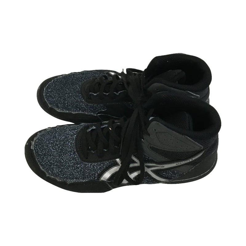 Used Asics Matflex Junior 4.5 Wrestling Shoes