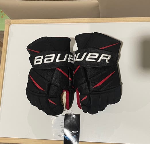 Chicago Blackhawks New Bauer 14" Pro Stock Vapor 2X Pro Gloves