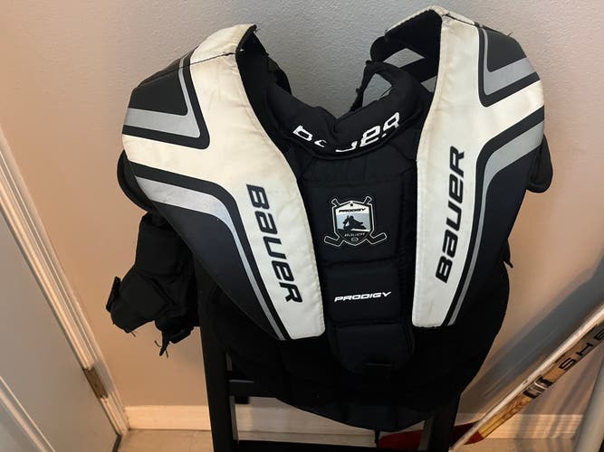 Used Large/Extra Large Bauer Prodigy Goalie Chest Protector