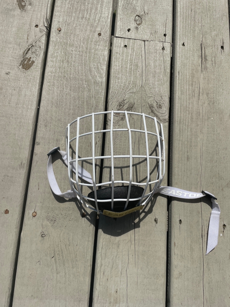 Easton hockey face mask