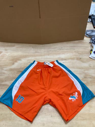 AWD Used Large Men's Other Shorts
