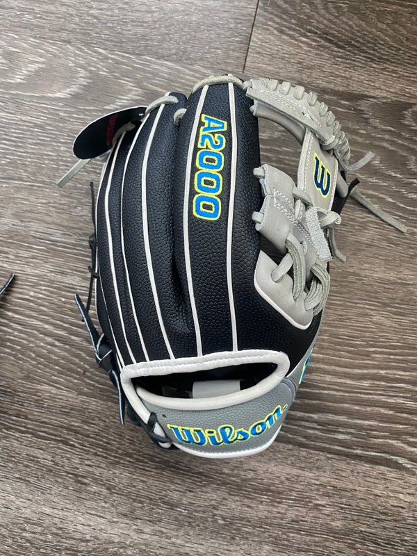 Review: Wilson A2000 1786 11.5 Custom Baseball Glove (WTA20CRB211786) 