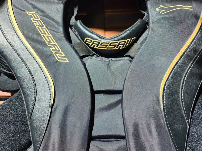 Passau Goalie Chest Protector Senior Medium
