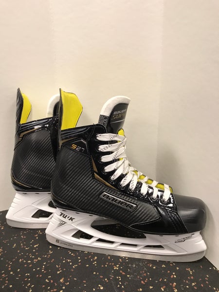 New Bauer Regular Width  Size 10 Supreme S27 Hockey Skates