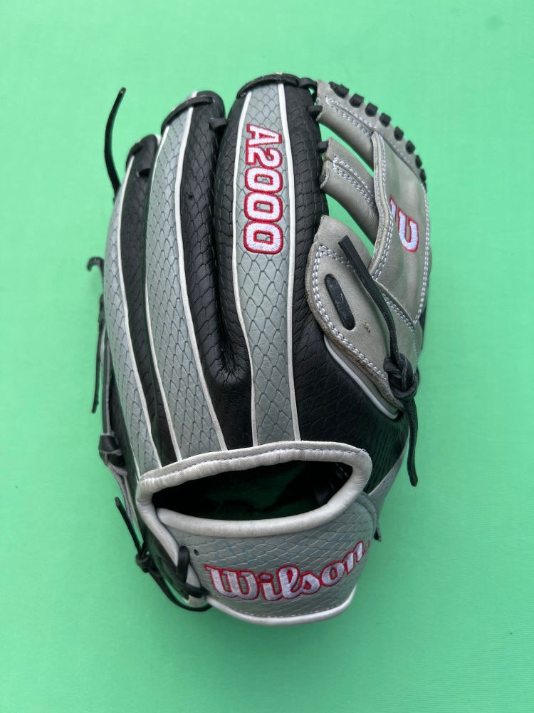 Like NEW - Wilson A2000 TA7 Right Hand Throw Infield Baseball Glove 11.5"