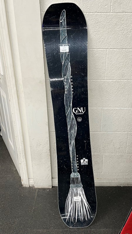 Used Women's GNU Gloss Snowboard 148cm