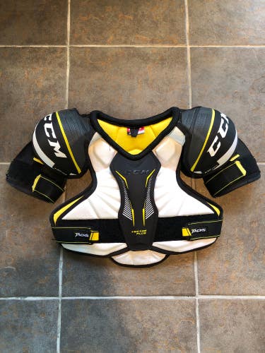 Used Junior CCM Vector Plus Hockey Shoulder Pads (Size: Small)