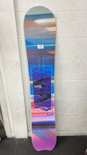 Used Women's 2020 GNU Chromatic Snowboard 143cm *other sizes available*