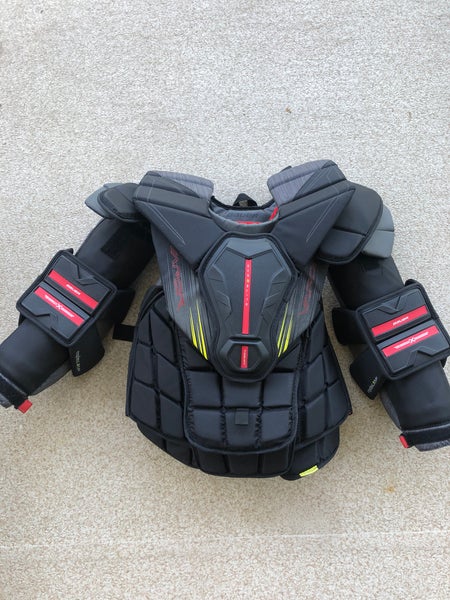 Like new Used Medium Bauer Bauer Vapor Hyperlite 2 SR Goalie Chest & Arm  Protector