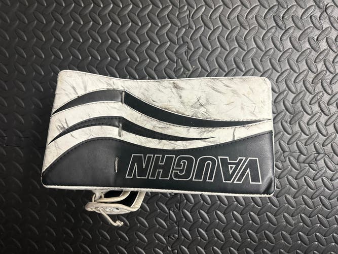 Black Junior Regular Velocity V7 Pro Stock and matching glove