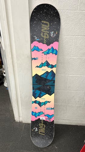 Used GNU Velvet Asymmetrical Snowboard 147cm