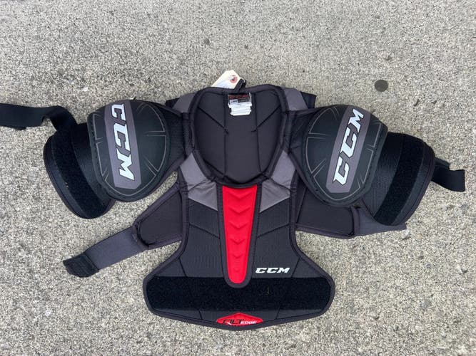 CCM FT455 Shoulder Pads