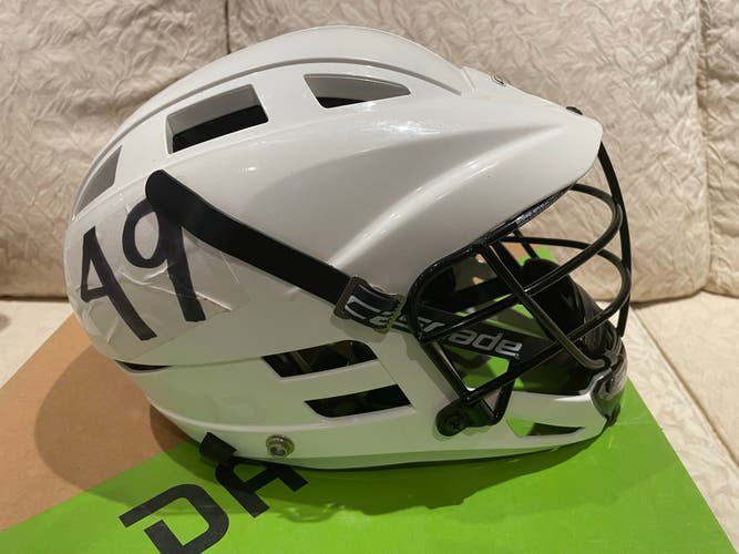 Cascade CS Lacrosse Helmet size Youth [lightly used fall season]
