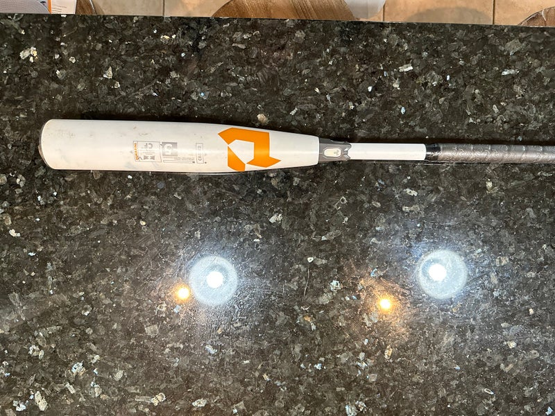 Used 2022 Composite (-5) 26 oz 31" CF Bat