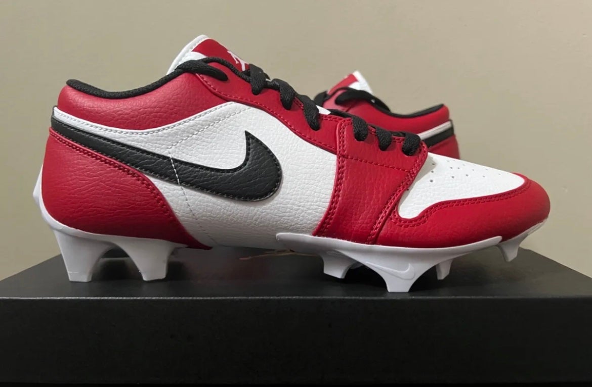 Off-White Color Rush Low Football Cleats 7 M / Red