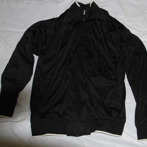 New OAKLEY size M  men's NEW new no tags so low buy now