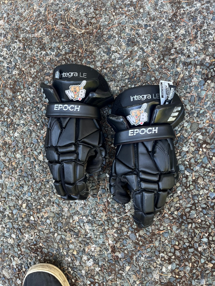 New Player's Epoch 13" Integra LE Lacrosse Gloves