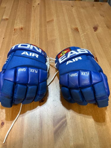 Easton Air  11  1/2 teal Short Cuff Hockey Glove  Gx16