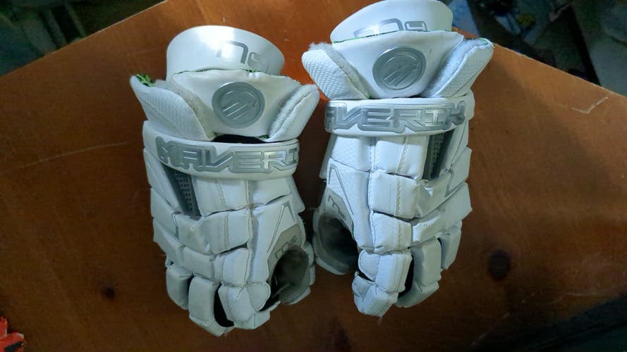 Used Player's Maverik M4 Lacrosse Gloves