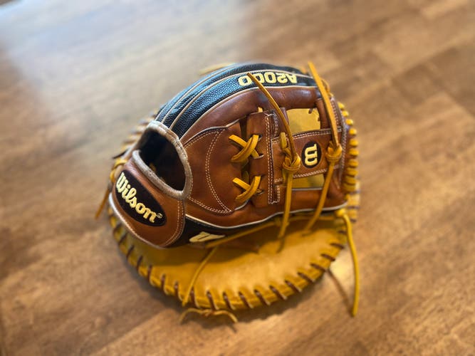 Restored Wilson Right Hand Throw Infield A2000 1787 Baseball Glove 11.75”