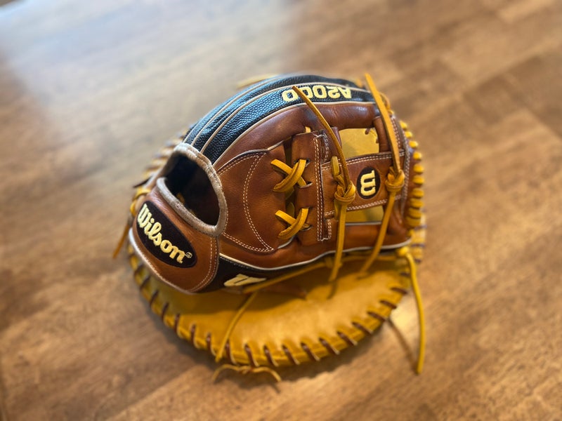 Restored Wilson Right Hand Throw Infield A2000 1787 Baseball Glove 11.75”