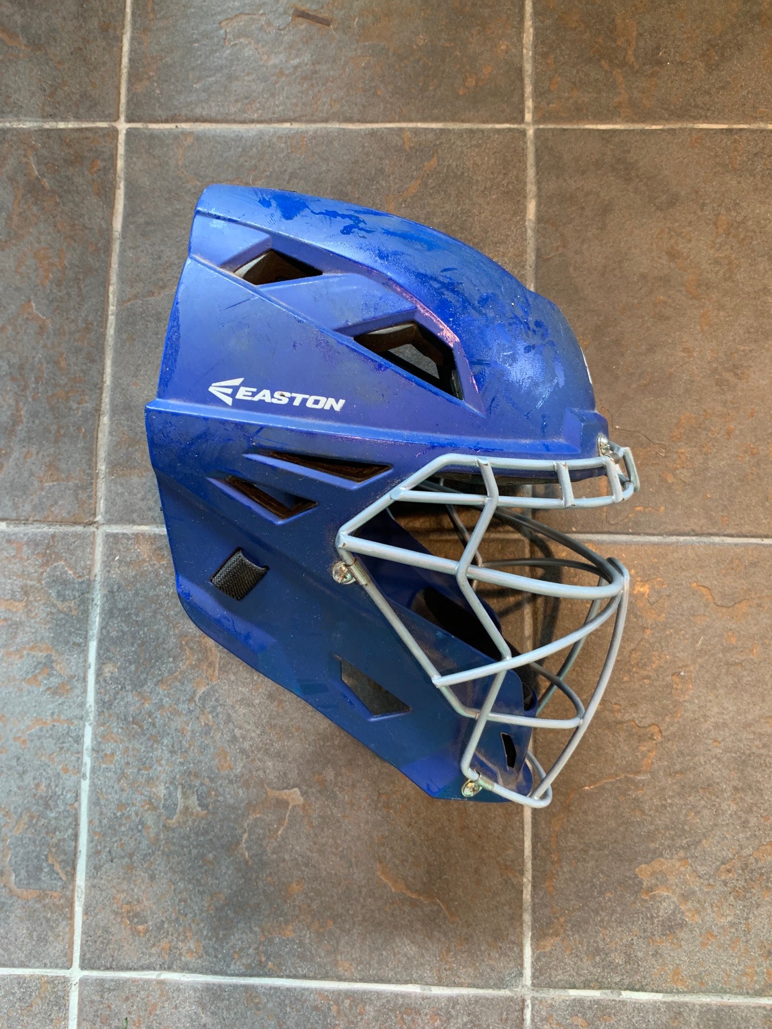 Used Easton Catcher's Mask (7 - 7 7/8)