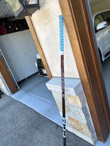 Senior Right Handed P28  JetSpeed FT5 Pro Hockey Stick