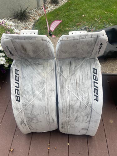 32" Bauer  Supreme M5 Pro Goalie Leg Pads