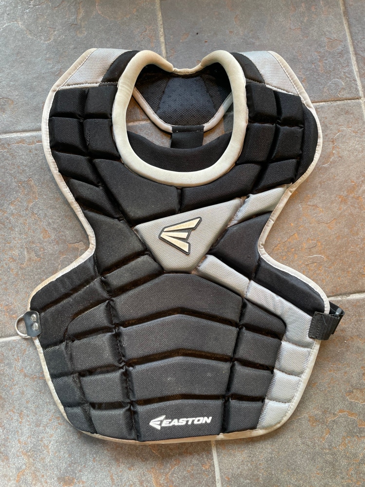Used Easton M10 Catcher's Chest Protector (14.5")