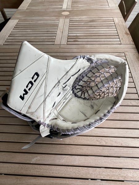 580 Break CCM Axis 2 Goalie Glove