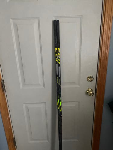 Senior Right Handed P28 Super Tacks AS4 Pro Hockey Stick
