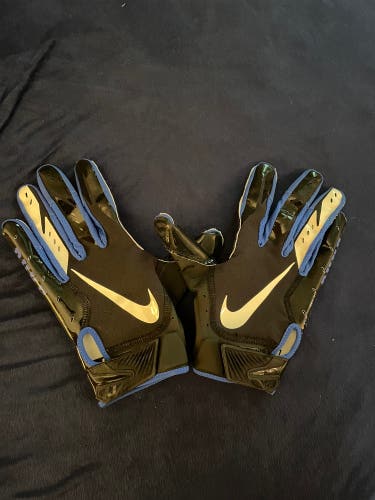 New Duke Football Gloves