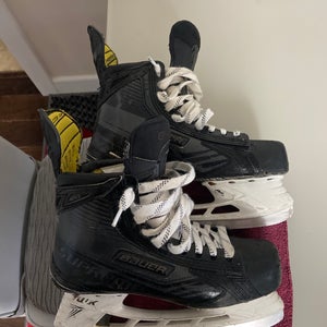 Senior Bauer Regular Width Size 7.5 Supreme totalone mx3 le Hockey Skates
