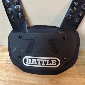 Youth football shoulder pad back plate