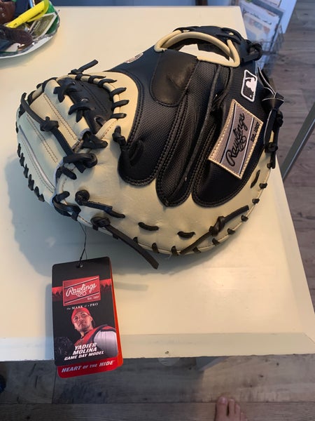 2021 Exclusive Heart Of The Hide 34 Inch Catcher Glove Yadier