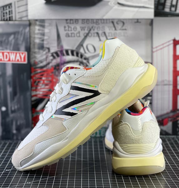 Do white+ 6本セット New Balance 5740 Running Shoes 'Pride Pack' White Black M5740PR1