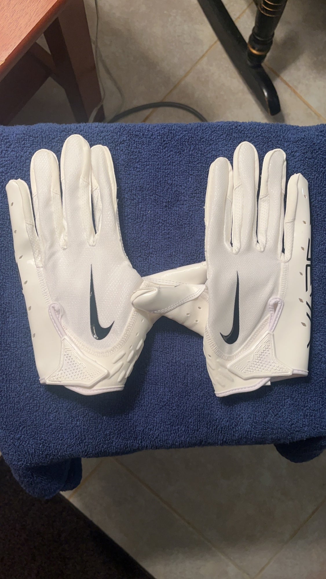 Nike Vapor Jet football gloves (large) SidelineSwap Buy