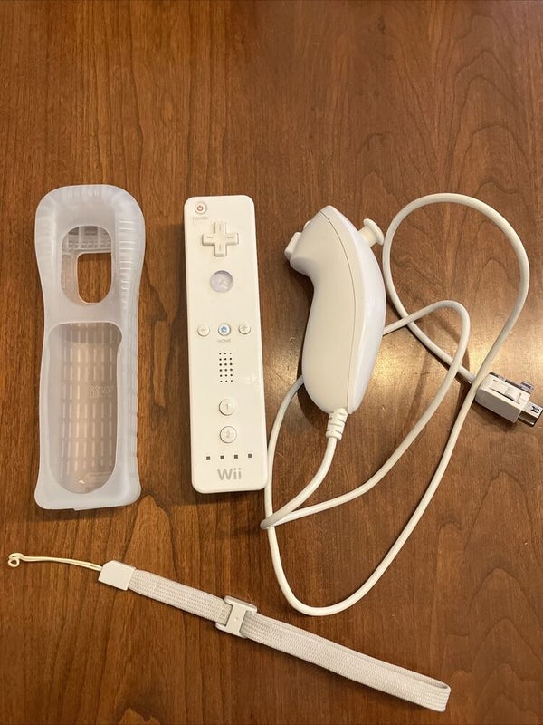 Nintendo OEM Wii Remote and Nunchuk Nunchuck Wiimote Genuine White RVL-003