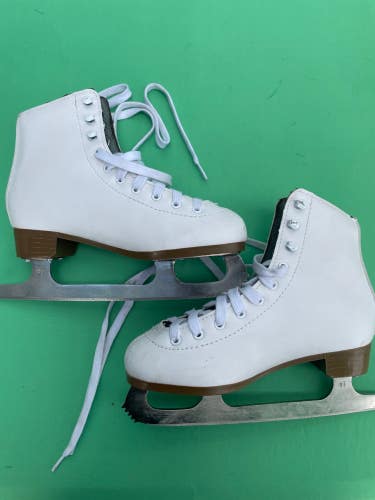 Used DBX Figure Skates 3.0