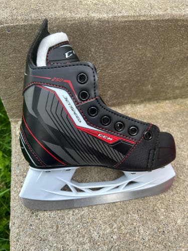 New CCM Size 12 JetSpeed Youth Hockey Skates