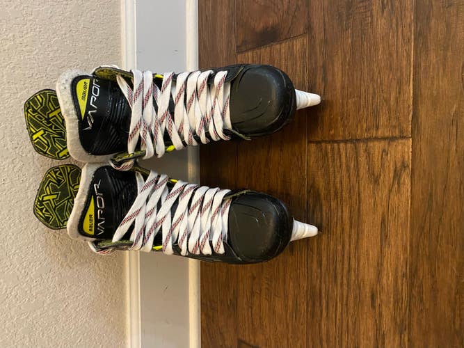 Junior Used Bauer Vapor 3X Hockey Skates Regular Width Size 3