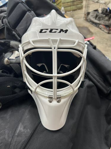 Used CCM  GFL1.5 Goalie Mask