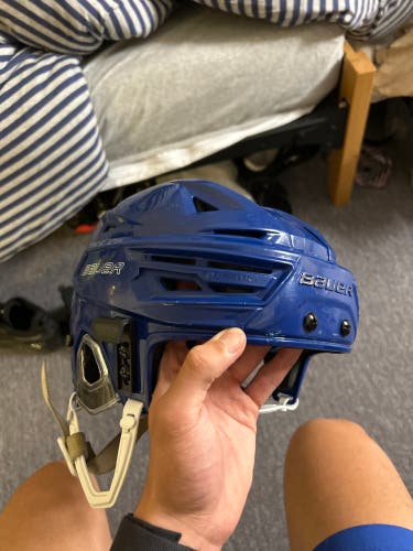 Used Large Bauer  Re-Akt 150 Helmet