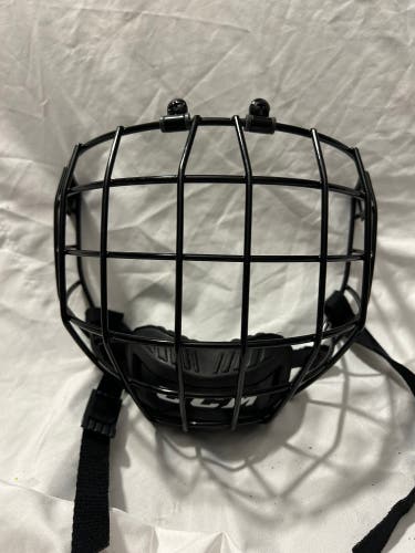 Like New Small CCM Full Cage FM580