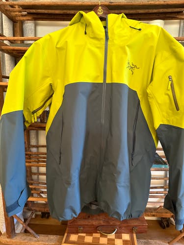 Arcteryx Rush Gore-Tex Jacket Men's - XXL - 2021 Glade Runner Color